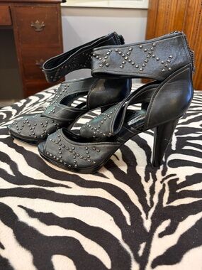 Kelsi Dagger Y2K Black Studded Peep-Toe Leather Heels Size 9.5